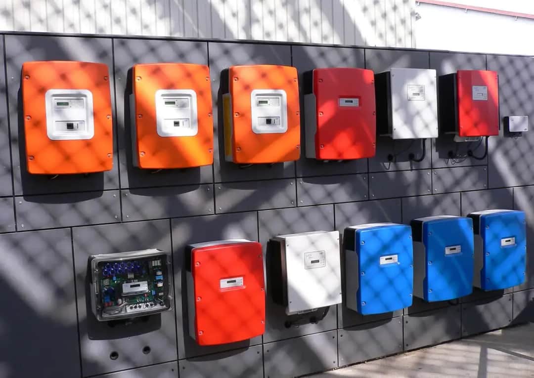 Ile kosztuje falownik do fotowoltaiki? Sprawdź, jak uniknąć przepłacania!