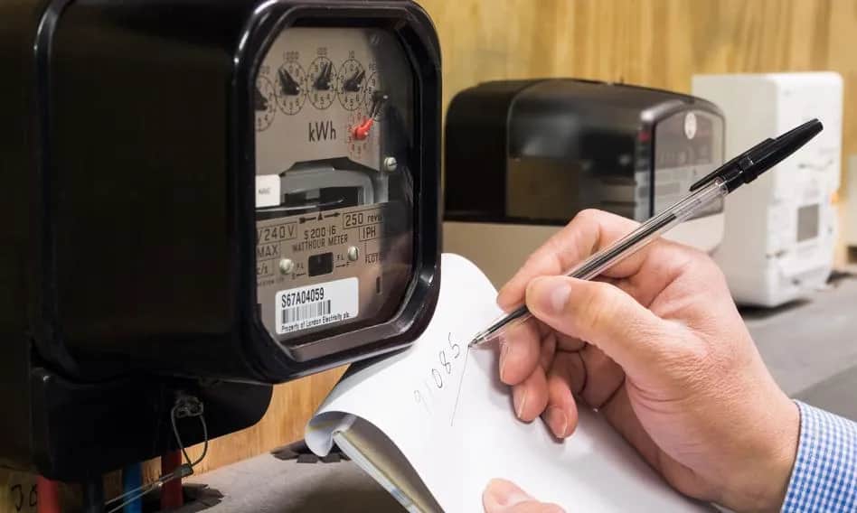 Ile dokładnie trwa ponowne podłączenie prądu przez Tauron? Sprawdź teraz!