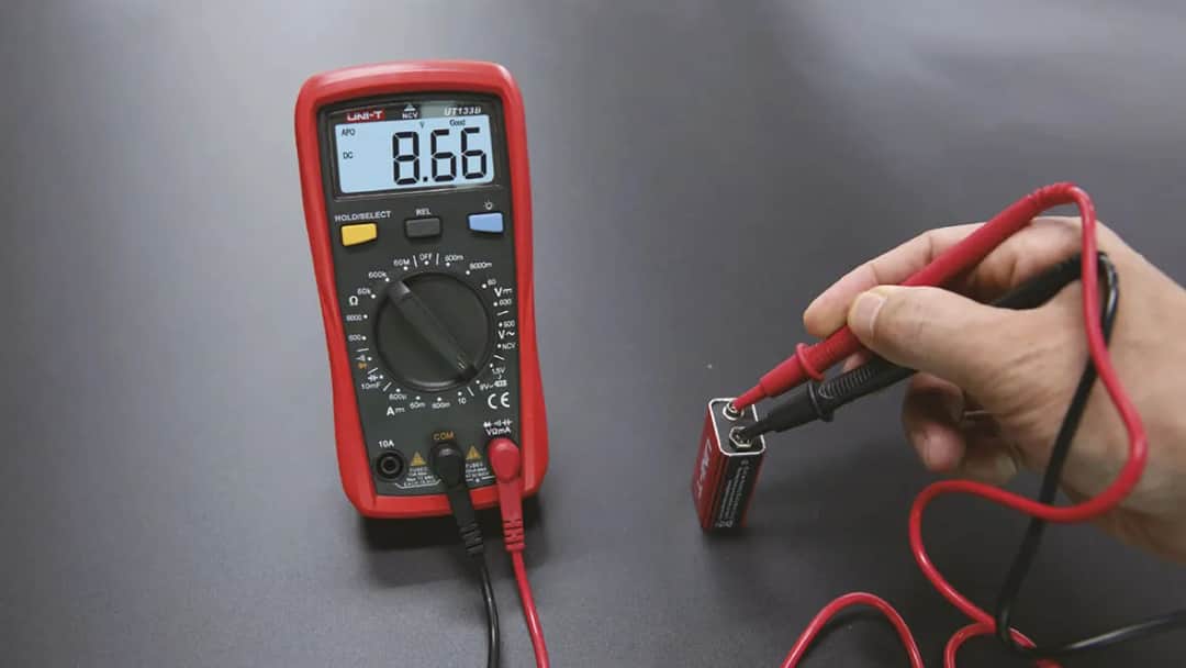 Jak zmierzyć pobór prądu multimetrem - uniknij błędów w pomiarze