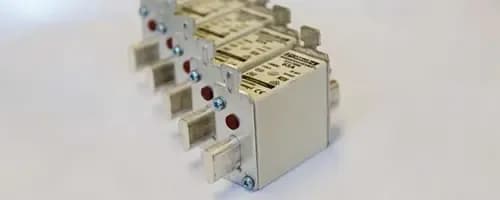 Do czego służy bezpiecznik i jak chroni Twoje urządzenia elektryczne