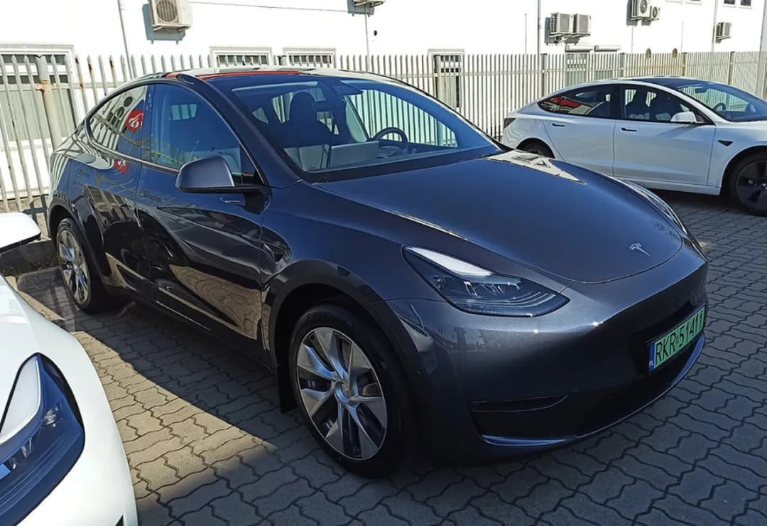 Ile kWh zużywa Tesla? Sprawdź efektywność energetyczną modeli