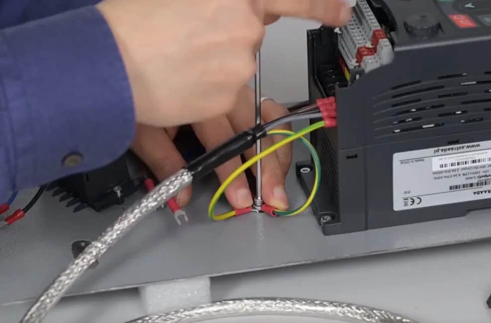 Jak dobrać falownik do silnika – uniknij błędów i zwiększ efektywność układu napędowego