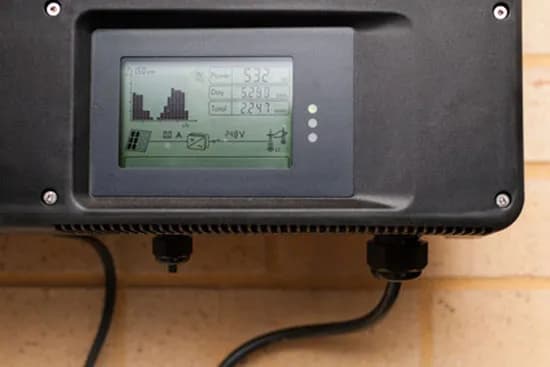 Jak wybrać najlepszy inwerter do fotowoltaiki – porównanie typów i praktyczne porady