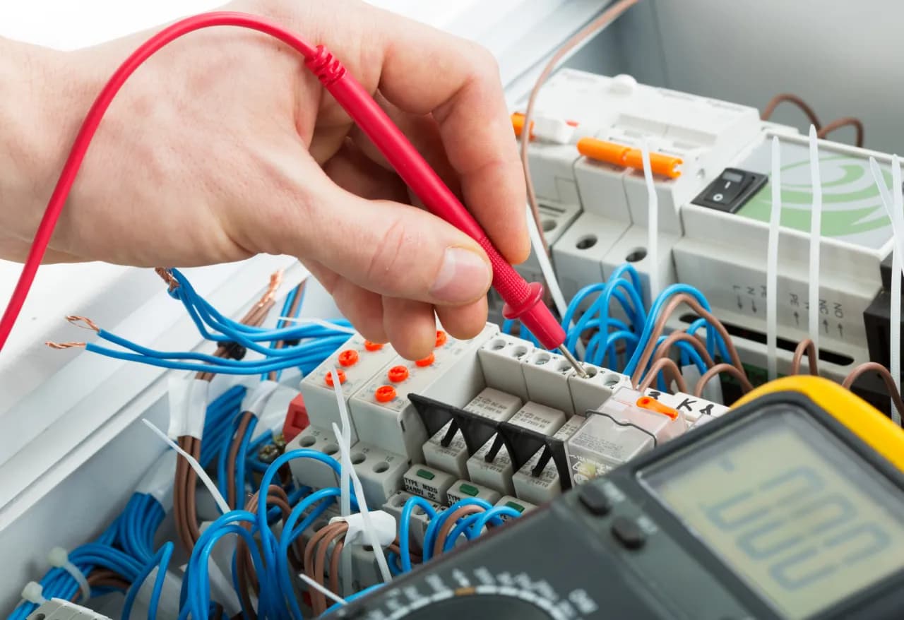 Ile kosztuje oświadczenie elektryka? Sprawdź ceny i ukryte opłaty